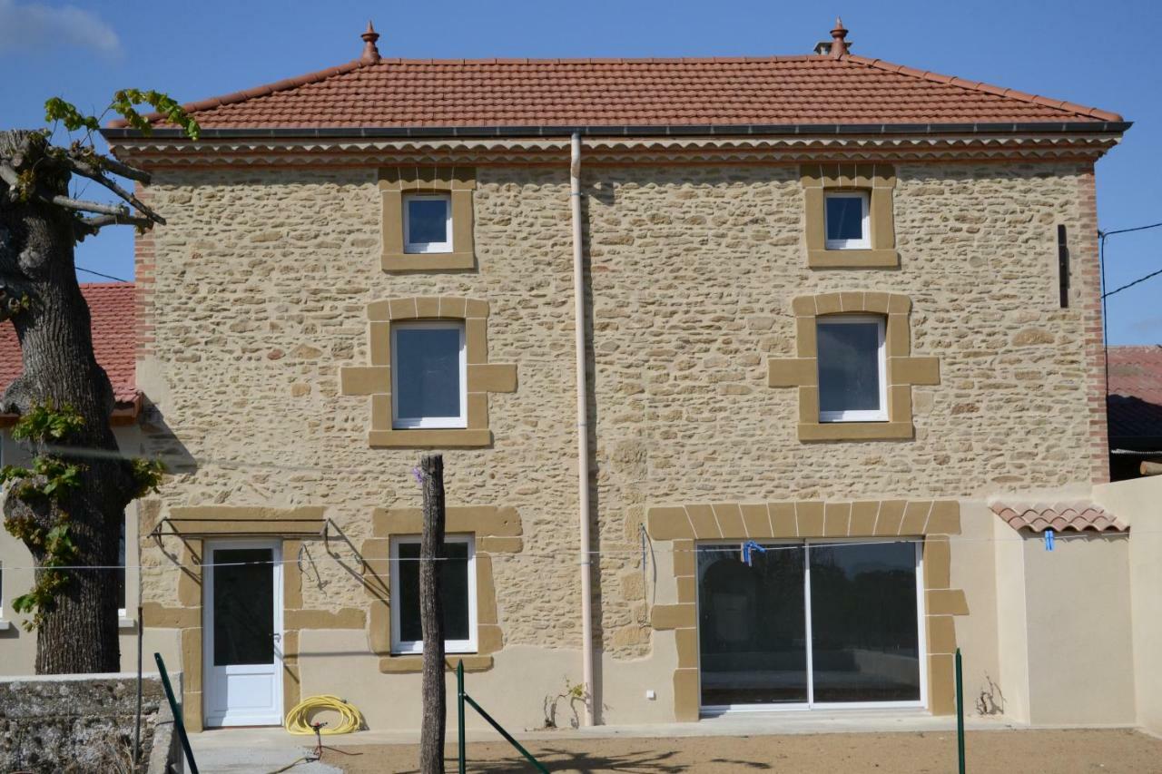 Gite Les Pins Montchenu Eksteriør bilde