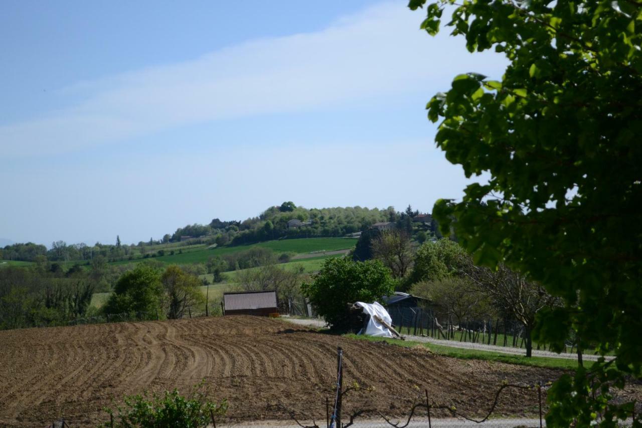 Gite Les Pins Montchenu Eksteriør bilde